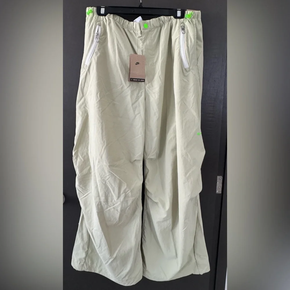 Nike Project F.R.O.G Parachute Pants L Olive Aura Green Strike Wide Leg